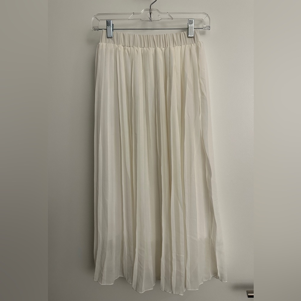 Pleated Mesh Tulle Maxi Skirt - White